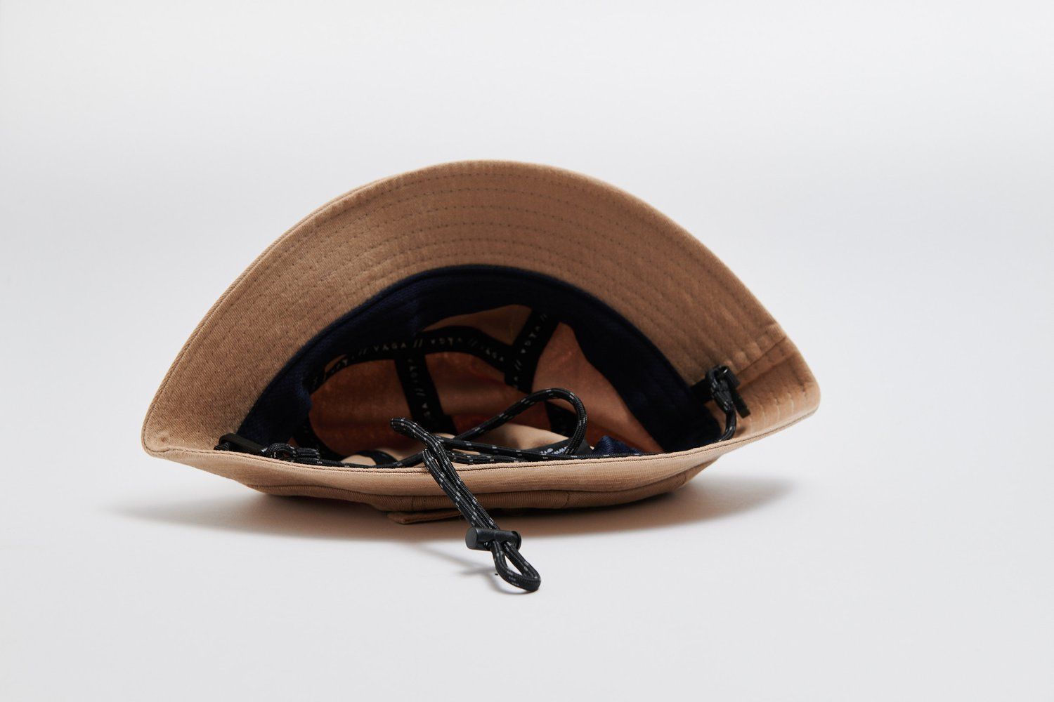 VÅGA SOMBRERO DE ALGODON LAVADO WASHED SAND / NAVY BLUE - Imagen 2