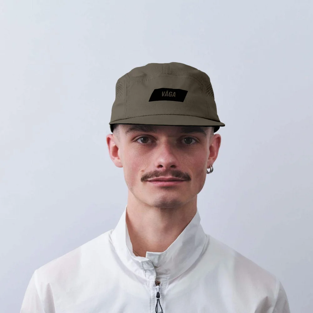 VÅGA GORRA DEPORTIVA FEATHER RACING TAUPE - Imagen 5