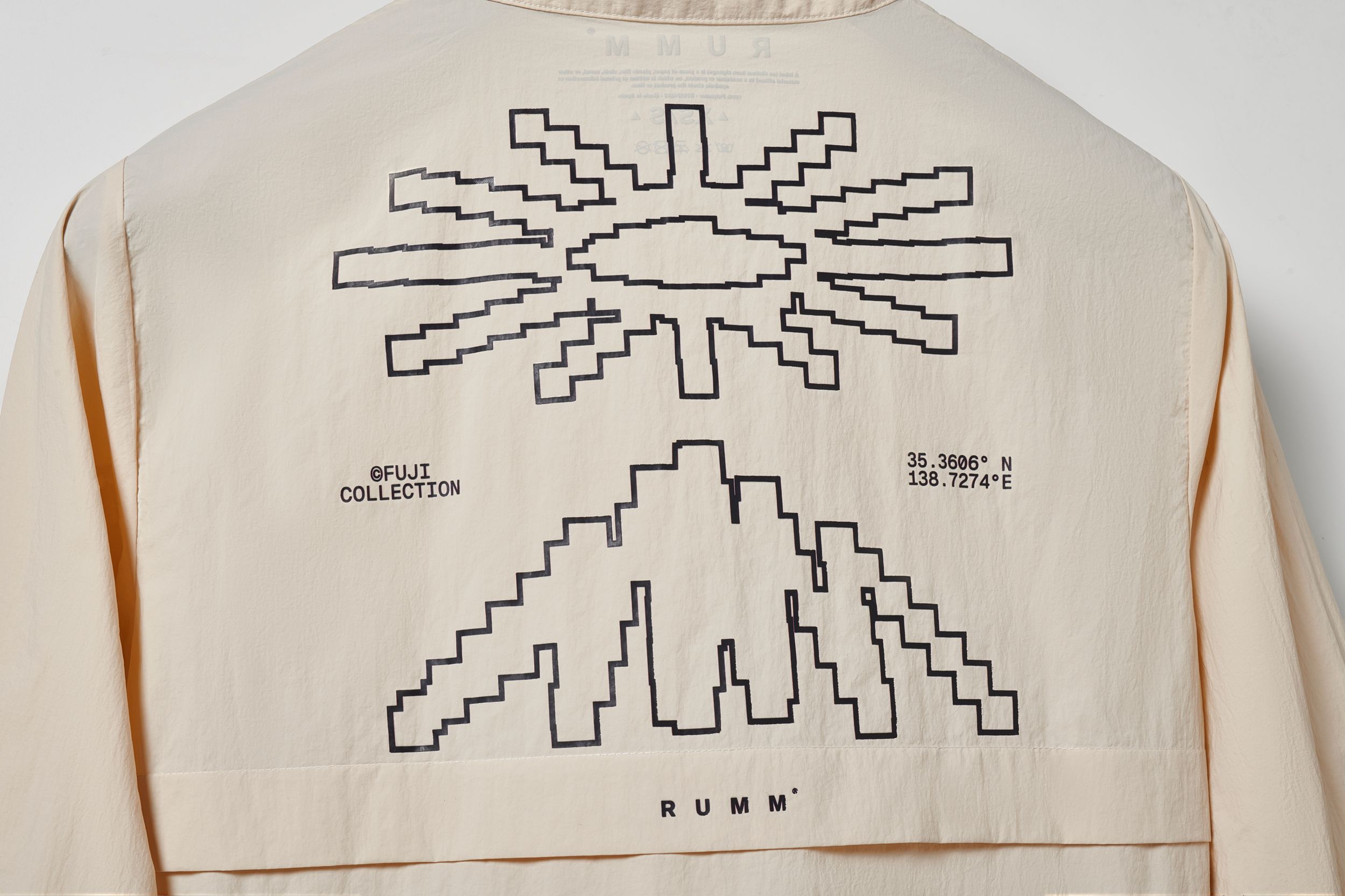 RUMM CORTAVIENTOS MUJER CROP TOP BEIGE - Imagen 5