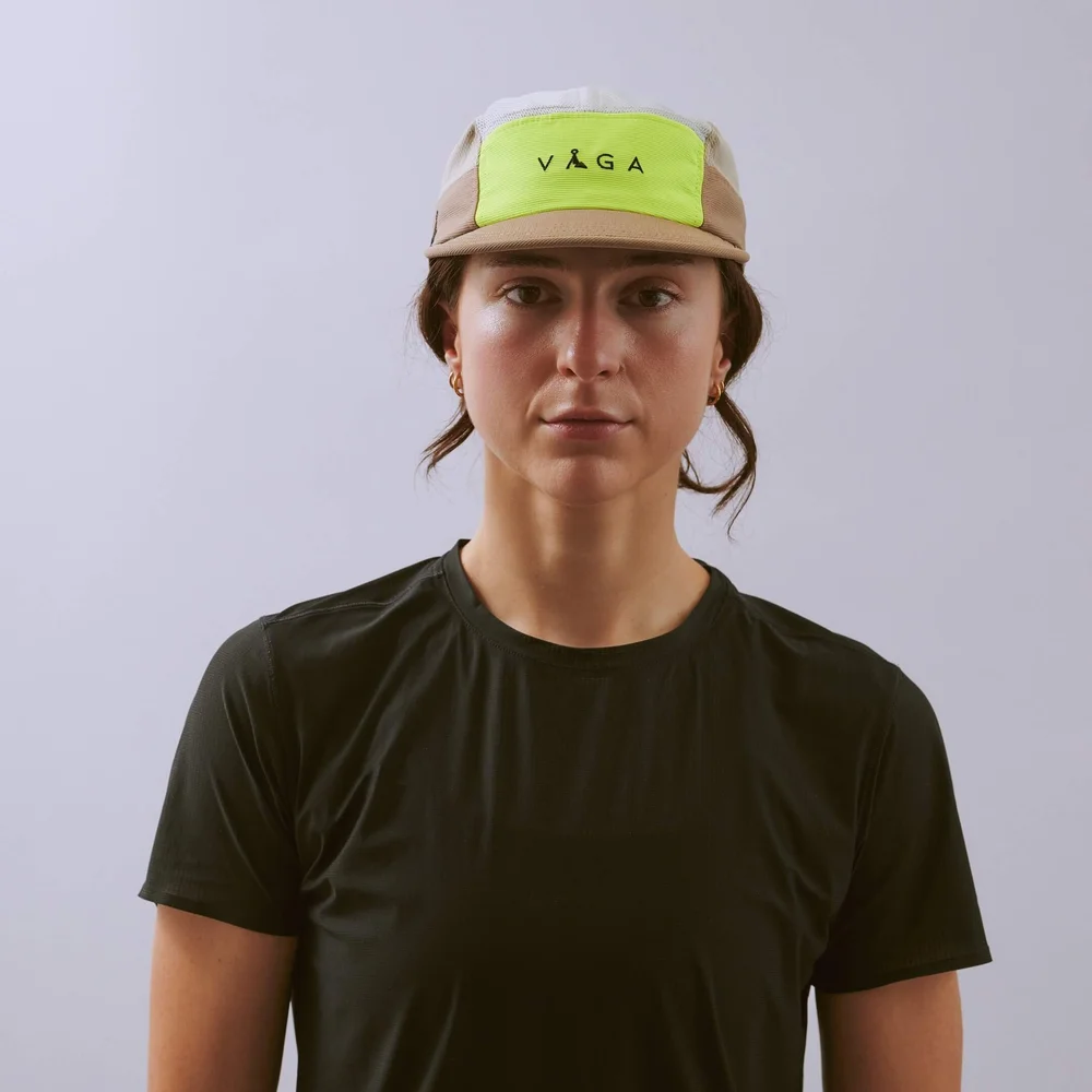 VÅGA GORRA DEPORTIVA CLUB TAUPE / NEON YELLOW / LIGHT GREY - Imagen 3